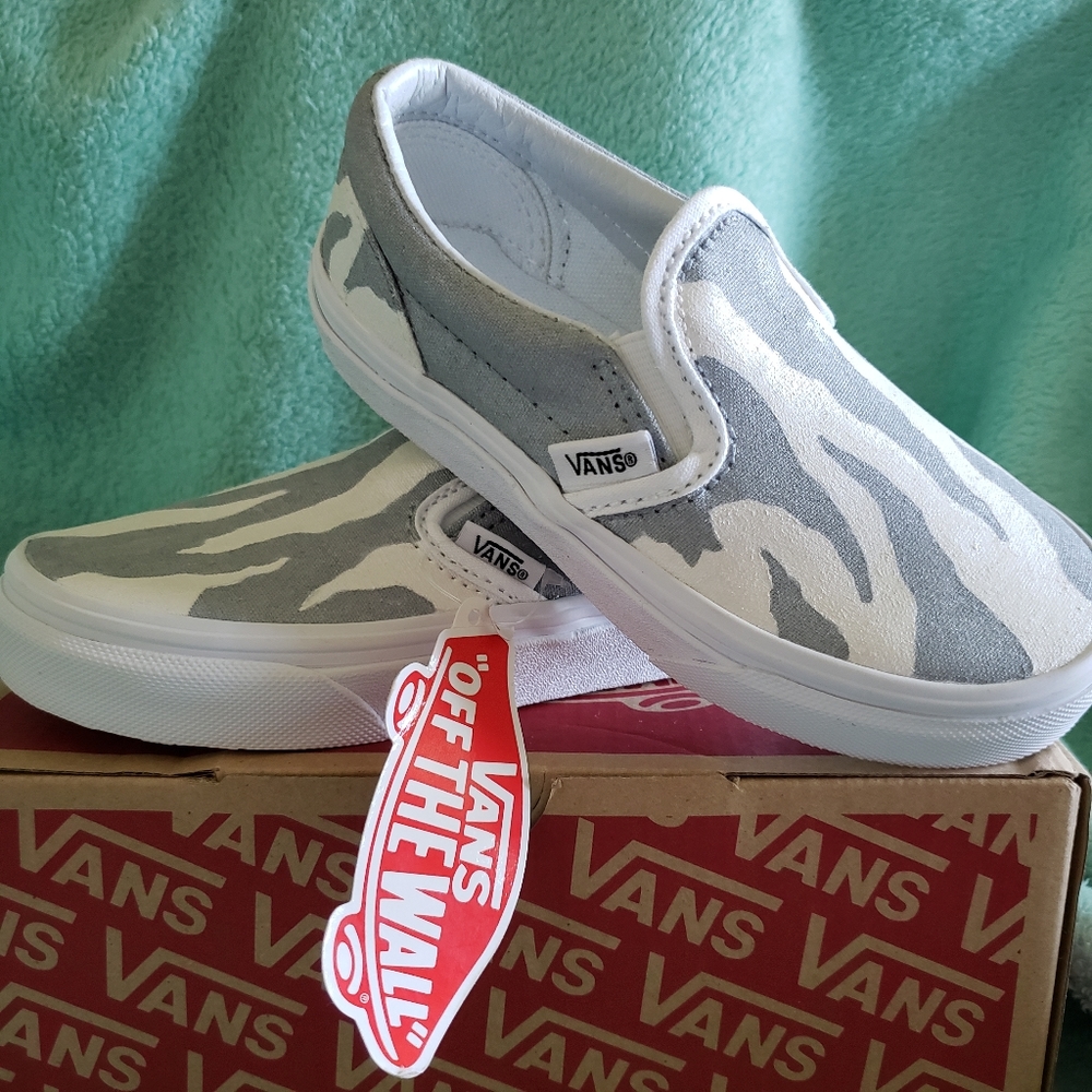 NWT Kids VANS shoes size 11